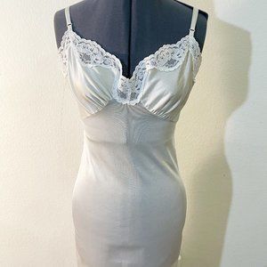 Mel-Lin Vintage 1980's Lace Slip - US Size 34